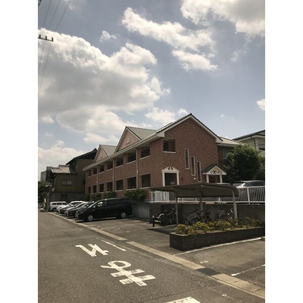 ヨーロピアンシャレー参番館の駐車場