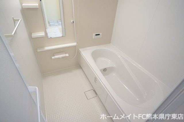 熊本市東区花立３丁目のアパートの浴室