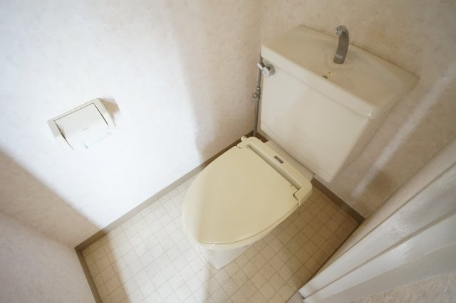 船橋市前原西３丁目の賃貸マンションのトイレ|清潔感のあるトイレです※写真は別のお部屋です