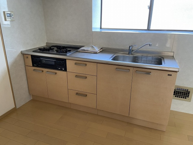 市場アパートのキッチン