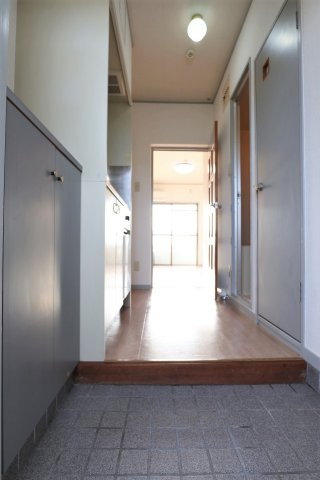 第15正田ビルの玄関