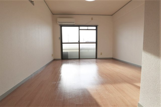 第15正田ビルの居間・リビング