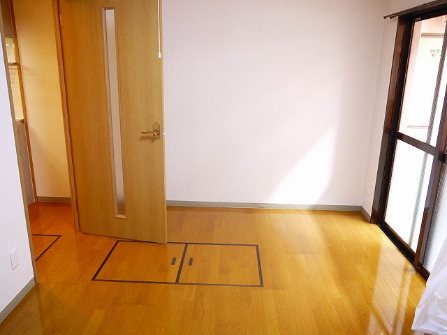 フクダ不動産新大宮マンションの洋室|コンパクトで使いやすい洋室です