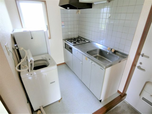 東金市求名のアパートの居間・リビング