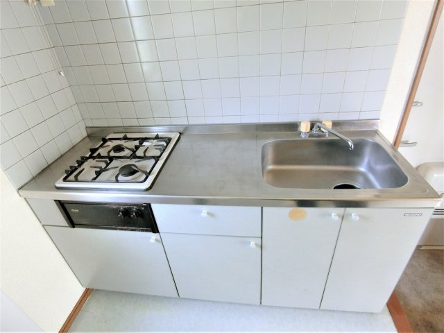 東金市求名のアパートのキッチン