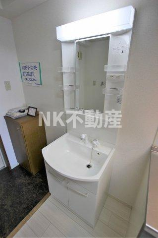 【洗面所】 | Grace Court(グレースコート）（高井田賃貸） | 忙しい朝には欠かせない洗面所です