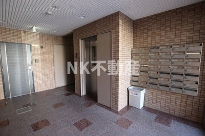 【エントランス】 | Grace Court(グレースコート）（高井田賃貸） | 落ち着いたエントランスです