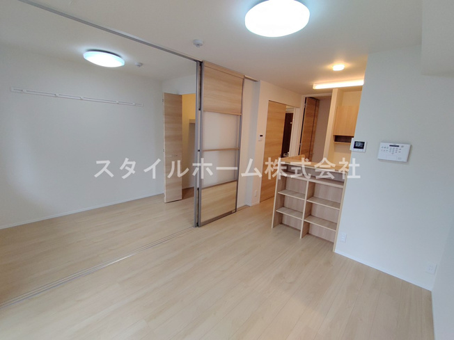 【ロビー】 | ※別部屋写真です。