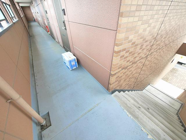 プランドール大和のその他共用部分|玄関前通路