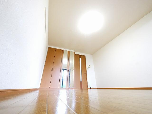 プランドール大和の内装|使い勝手のいい洋室です