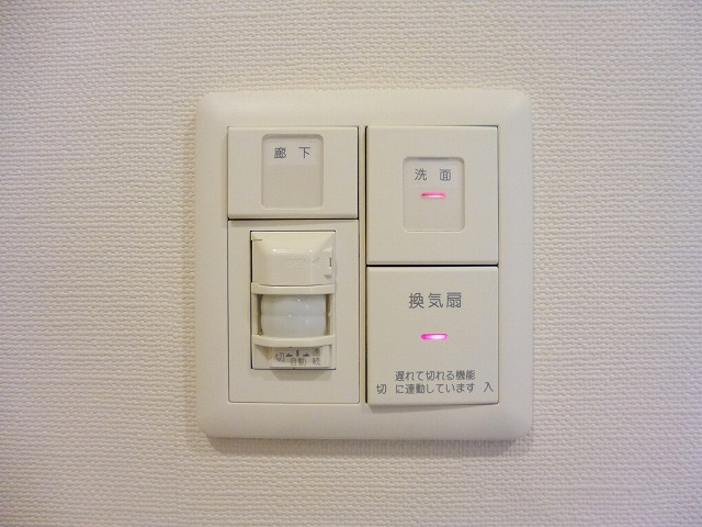 ParkAxis浅草・田原町の設備|人感センサー付き玄関ライト