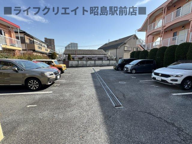 アミスタの駐車場