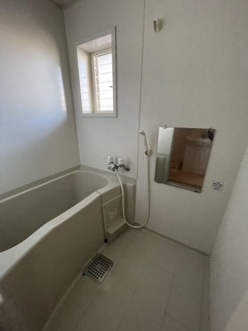【浴室】 | シャトレーヌ諸岡 | コンパクトで使いやすいお風呂です