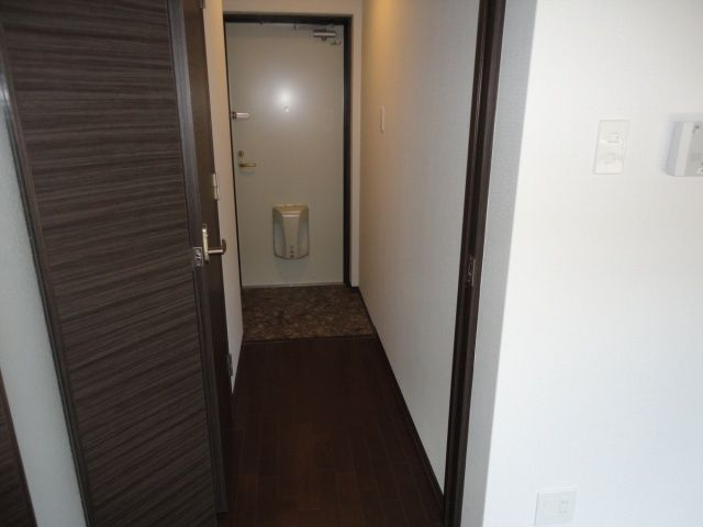 【玄関】 | ロス・トーレンス | ※同建物同型別のお部屋