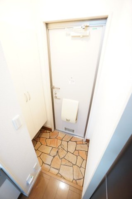 【玄関】 | 殿台NTステージ | ※同物件・反転タイプの写真です。