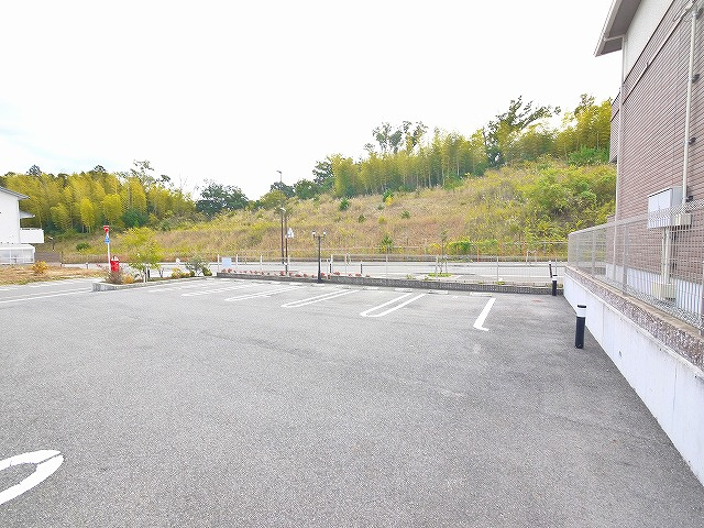 サンリットＡの駐車場|カースペースがあります