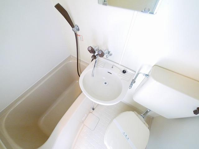 シングルモアのエントランス|建物の内部です