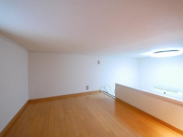 シングルモアの洋室|落ち着いた色調の洋室です