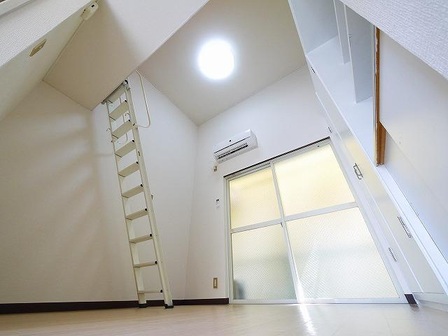 シングルモアの洋室|使い勝手のいい洋室です