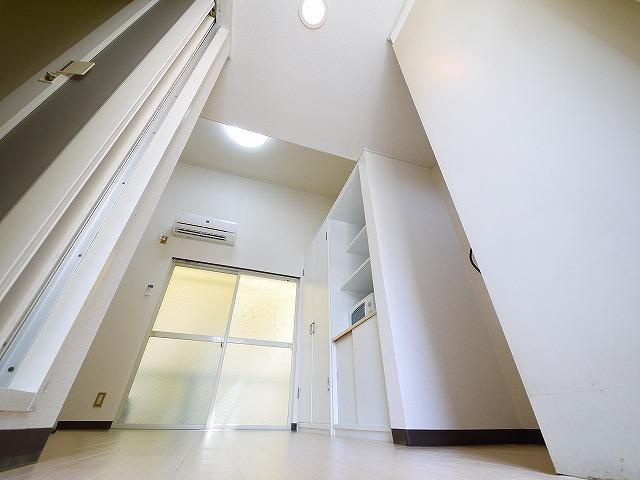 シングルモアのエントランス|清潔なエントランスです