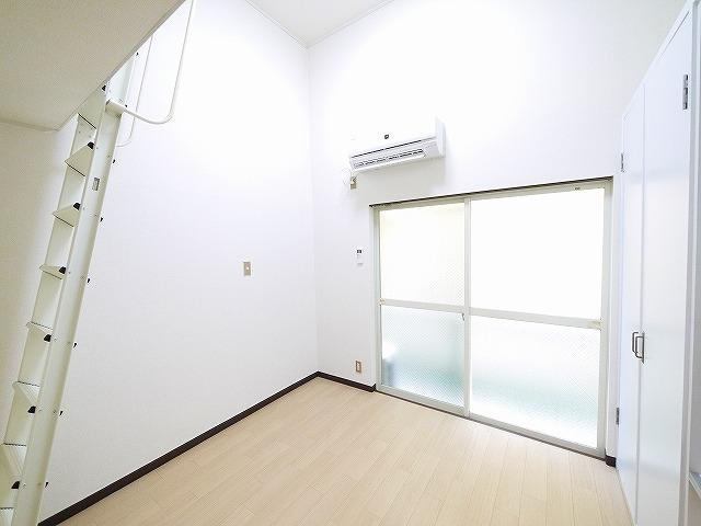 シングルモアの寝室|コンパクトで使いやすい洋室です