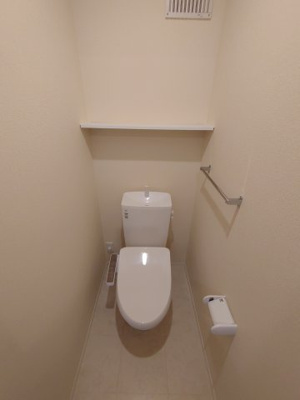 【トイレ】 | アペーゴ　A | 別部屋写真です。