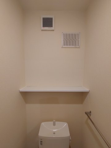 【トイレ】 | アペーゴ　A | 別部屋写真です。