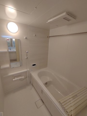 【浴室】 | アペーゴ　A | 別部屋写真です。
