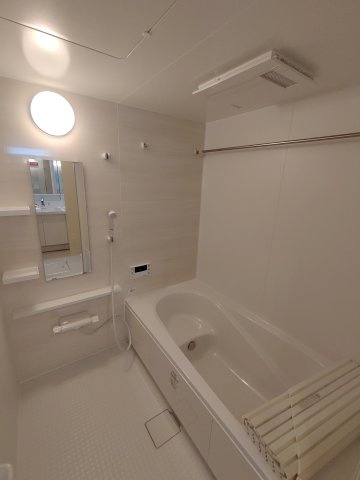【浴室】 | アペーゴ　A | 別部屋写真です。