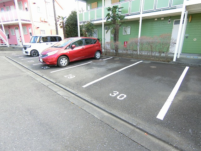 笹本ハイツA棟の駐車場