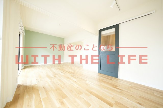 モントシュターム荘島【キャッシュバック対象物件】の居間・リビング|居間です