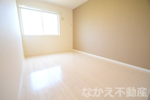 【寝室】 | 広くて明るい寝室