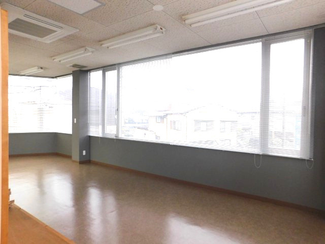 白羽ビルの内装