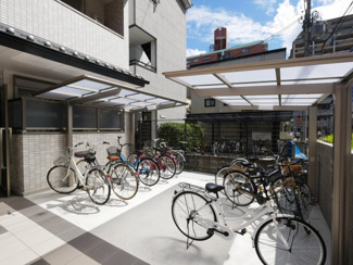 【駐車場】 | 屋根付き駐輪場