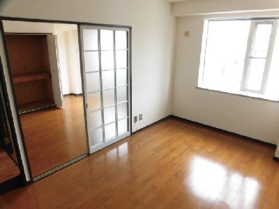 ホワイトクレステの居間・リビング