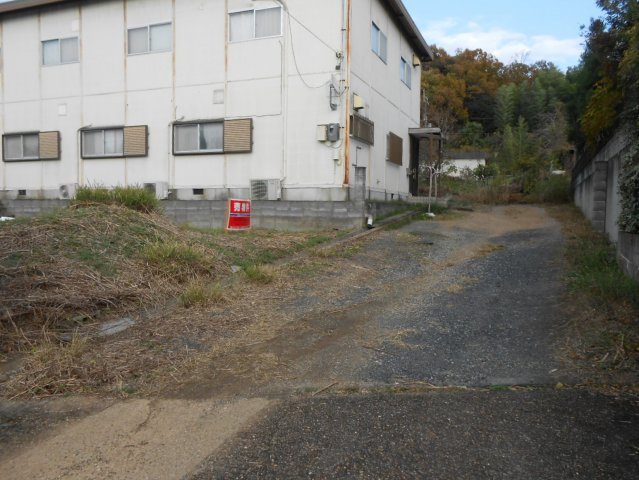 ◆敷地５０坪超え◆資材置場・ガレージ用地に◆スーパー・バス停徒歩２分◆宇治田原町荒木平山の前面道路含む現地写真|前道含む現地
