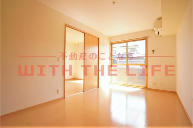 ハウスフリーデⅢ【10,000円キャッシュバック対象物件】の居間・リビング|使いやすい居間です