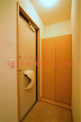 ハウスフリーデⅢ【10,000円キャッシュバック対象物件】の玄関|落ち着いた玄関です