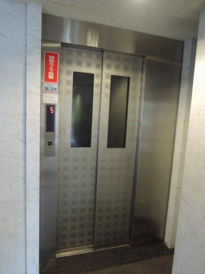 【その他共用部分】 | クリオ川崎参番館 | お買い物時やベビーカーの出し入れに便利なエレベーター付です。