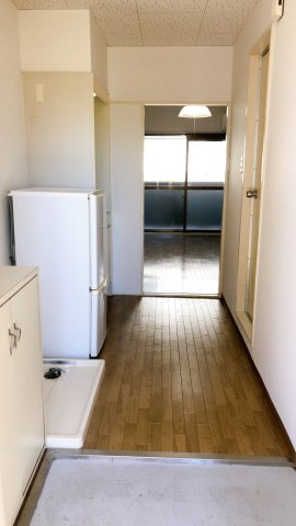 グレイスフル山本の玄関|冷蔵庫は付きません