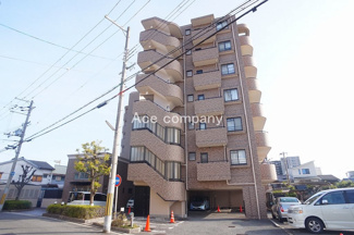 【外観】 | お買い物施設、徒歩5分圏内です♪