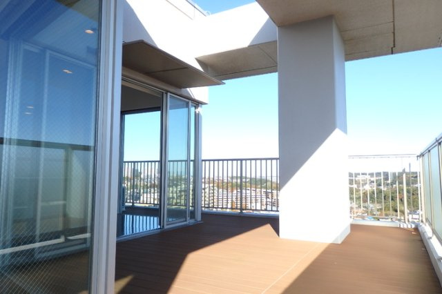 ロイヤルパークス若葉台のバルコニー