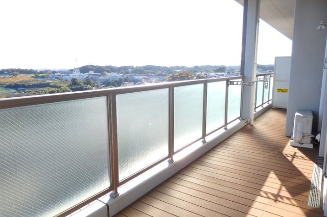 ロイヤルパークス若葉台のバルコニー