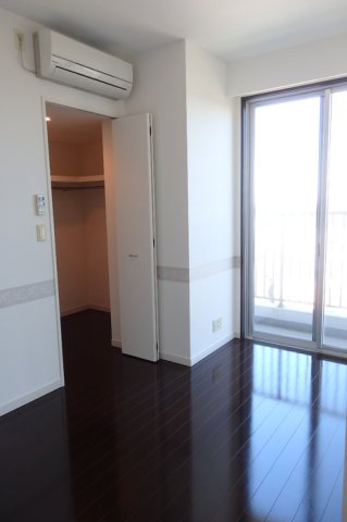 ロイヤルパークス若葉台の居間・リビング