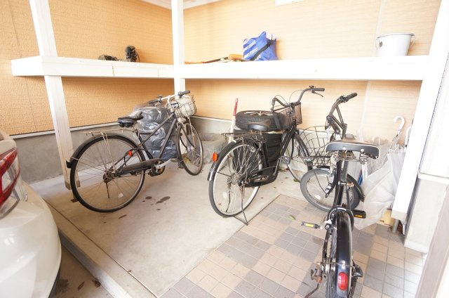 【その他共用部分】 | ヴィラサヴォア | 屋内駐輪場