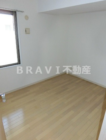 アーデンタワー新町　BRAVI不動産の寝室|【アーデンタワー新町】落ち着いて過ごせるお部屋なので、寝室にいかがでしょうか