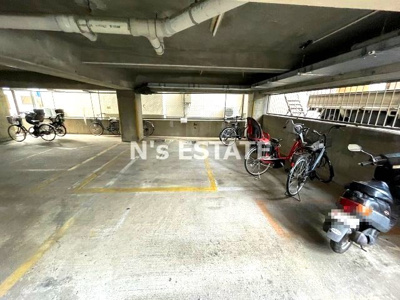 【駐車場】 | ロイヤル石井