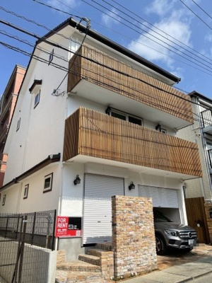 【外観】 | プレタメゾン芦屋岩園 | スイス漆喰の外壁　アンティークレンガが印象的