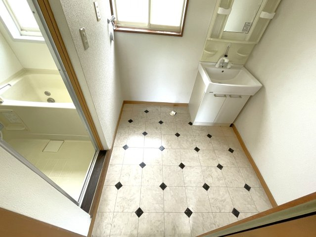 白子町五井貸家の洗面所