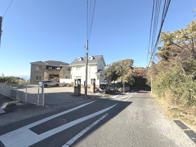 海見え！富士山を臨む　マンション用地の前面道路含む現地写真|前面道路